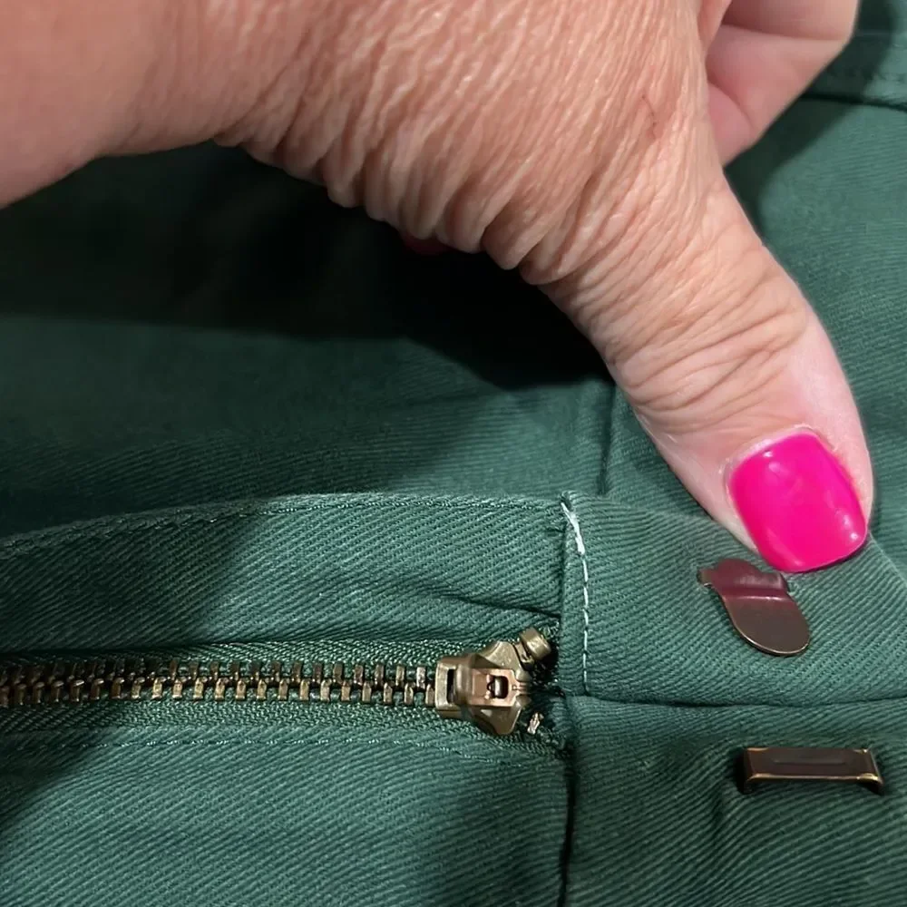 J. Crew Factory 5" classic chino short in green NWOT size 12 - Picture 10 of 10